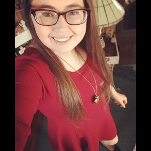 Meet your Posher, Alyssa